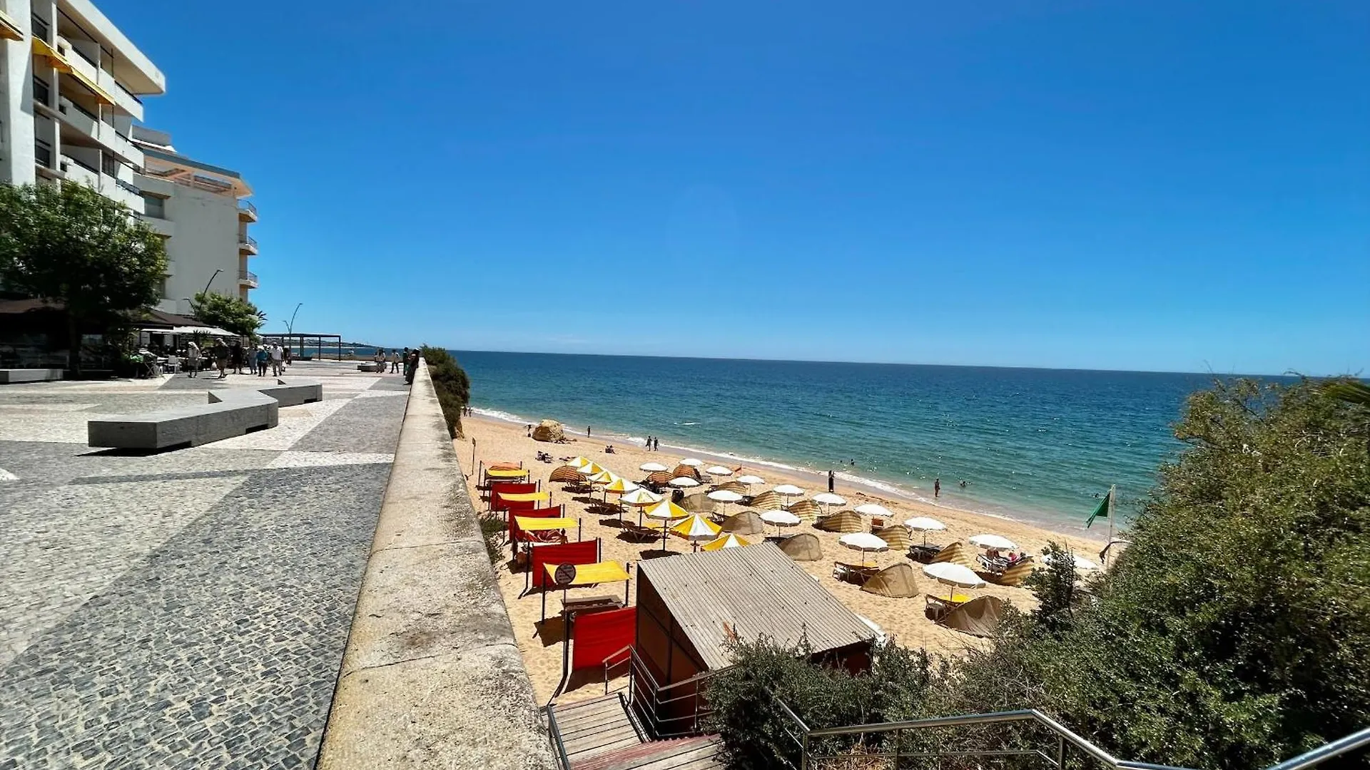 Apartment Apartamento Vista Mar A Menos De 50M Da Praia. Armacao de Pera Portugal